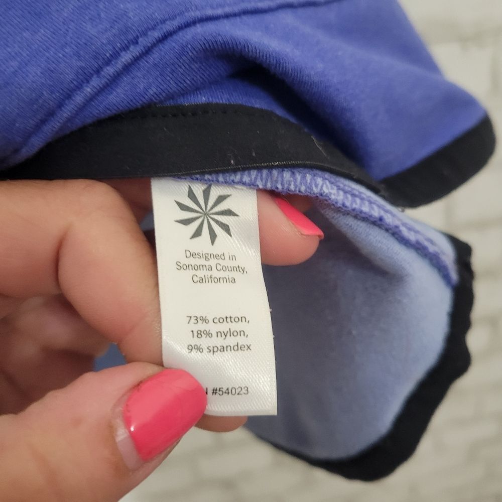 Athleta sweatshirt‎ - Picture 10 of 14